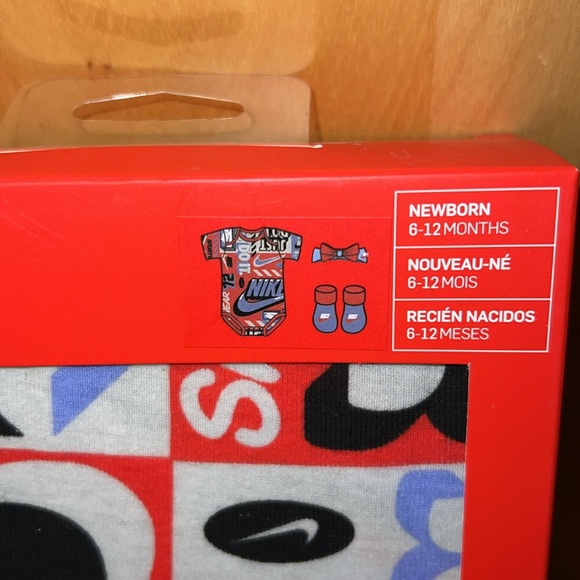 Nike 3 Pieces Set 6-12 Months New In Box - Picture 3 of 3